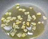 Foto del paso 3 de la receta: Patatas al ajo y romero