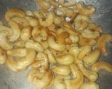 A picture of step 1 of Roasted cashews within 5 minute.