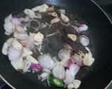Foto langkah ke 3 dari resep Oseng Kubis, Wortel, Telur.
