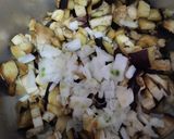 Foto del paso 2 de la receta: Berenjenas con carne y salsa bbq casera🍆🧅🥩