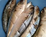 Foto langkah ke 1 dari resep Pepes Kembung Pedas.