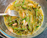 Foto del paso 5 de la receta: Tortilla de Espárragos trigueros con Gambas blancas