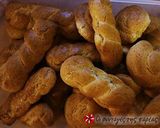 A picture of step 6 of Traditional smirneika koulourakia.