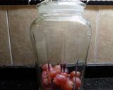 Foto del paso 5 de la receta: Licor de uvas !!!!!