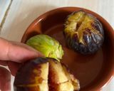 Une image de l'étape 2 de Figues rôties au chèvre et au miel amande.