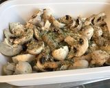 Une image de l'étape 2 de Champignons de Paris rôtis aux herbes aromatiques.
