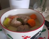 Foto langkah ke 4 dari resep Sup Bola Bola Daging.