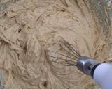 A picture of step 4 of Banana cake.