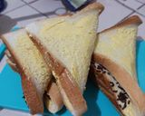 Foto langkah ke 3 dari resep Roti Bakar Simpel Isi Coklat.