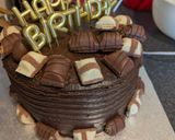 A picture of step 13 of Kinder bueno cake!.