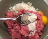 Foto langkah ke 2 dari resep Mini Pork Burger Homade.