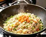 Foto langkah ke 4 dari resep Nasi Goreng Saus Mangga Heinz.