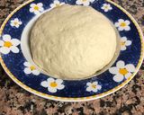 Foto del paso 3 de la receta: Pizza casera 2 sabores (sin reposo)