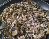 Foto del paso 2 de la receta: Salsa🍄‍🟫de champiñones🥙cremosa🥯🧄🧅