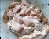 Gambar langkah 1 resipi Ayam Goreng Cili Kering.