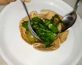A picture of step 10 of Green salad with custard in tortilla cups.