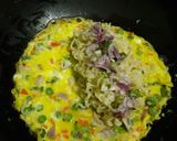 A picture of step 5 of Noodles stuffed omelette.
