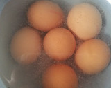 Foto del paso 1 de la receta: Huevos rellenos con bechamel de queso azul