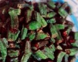 A picture of step 1 of Chicken potato bhindi.