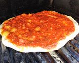 Foto del paso 4 de la receta: Pizza a la parrilla 😋