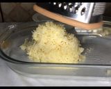 A picture of step 5 of Cheesy lamb and potatoes kupta.
