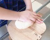 Hình bước làm 6 của món Bánh bao đào tiên nhân pizza