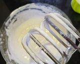 A picture of step 2 of Raffaello pudding.