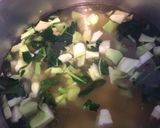 Une image de l'étape 2 de Soupe de brocolis courgettes poireau et pommes de terre aux épices.