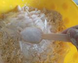 A picture of step 2 of Noodles Pakora.