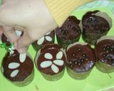 Foto langkah ke 4 dari resep Muffin Coklat Beng-Beng Drink.