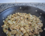 Foto del paso 2 de la receta: Pollo con crema de setas