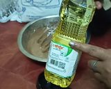 2 टायर किट कैट गेम्स चॉकलेट केक रेसिपी चरण 3 फोटो