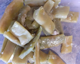Foto del paso 3 de la receta: Pollo en salsa y verduritas. (Comida aprovechamiento)
