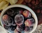 Une image de l'étape 3 de Crumble chocolat pomme raisin.