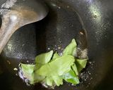 A picture of step 6 of Makhana chiwda.