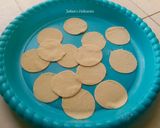 A picture of step 4 of Milk-Crackers.