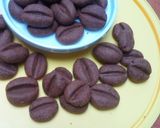 Foto langkah ke 3 dari resep Coffee Bean Cookies.