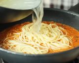 Foto langkah ke 7 dari resep Tom Yum Spaghetti Devina Hermawan.