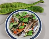 Foto langkah ke 4 dari resep Tumis Ikan Asin Rebus Dan Pete.