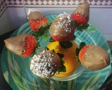 Foto del paso 3 de la receta: Ramo de fresas con chocolate 🍓🍫💐