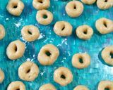 Foto langkah ke 3 dari resep Donat kering.
