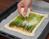 Zöldspárgás-sajtos párna recept fázis 13 fotója