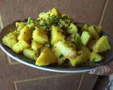 A picture of step 5 of Khatti-Mithi Fried Idlis.