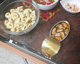 Foto del paso 2 de la receta: Salpicón de pasta, verdura, palitos de cangrejo y mejillones