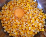 Hình bước làm 2 của món Bắp chiên bơ