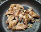 Foto del paso 3 de la receta: Pollo al ajo con cerveza