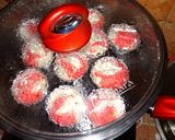 Foto langkah ke 6 dari resep Bolu kukus merah merona.
