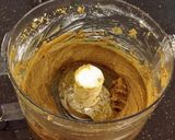 A picture of step 4 of Pistachio Cream Frosting and Filling.