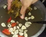 Foto langkah ke 4 dari resep Seafood Sawi Asin.