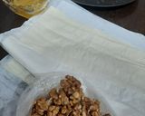 صورة لخطوة 1 من وصفة أساور السّتّ بالجوز 😋